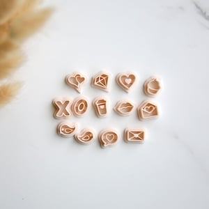 Colección Mini Stud Clay Cutter del Día de San Valentín (13 Cutters) / Cortadores de Arcilla del Día de San Valentín / Cortadores de Arcilla Repujados / Vday Micro Cutters