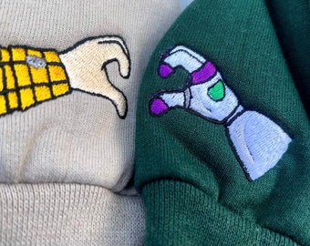 Sudadera con capucha personalizada con inicial bordada en forma de corazón en la manga, sudaderas con iniciales bordadas personalizadas, conjuntos a juego para parejas, regalos de aniversario