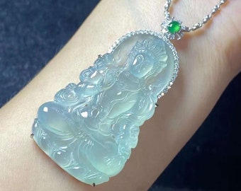 Colgante de Buda de jade helado, oro blanco de 18 quilates