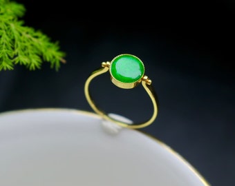 鮮やかなアップルグリーンの翡翠リング 天然ジェダイト 回転バンド 18K