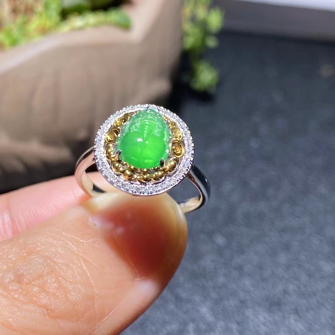 希少な翡翠リング 天然グリーンジェダイト 18K ゴールド 天然