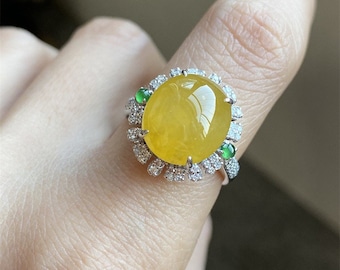 Jade ring 18K white gold Beautiful natural Honey Lemon jadeite in 18K white gold setting.