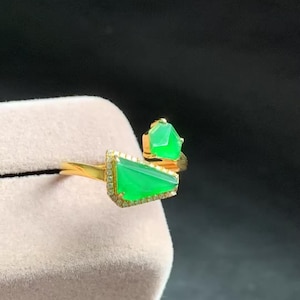Icy Green Jade Shard Ring | Natural Vivid Jadeite Statement Ring | 18K Yellow Gold | Natural Diamonds | Certified Rare Translucent Jade