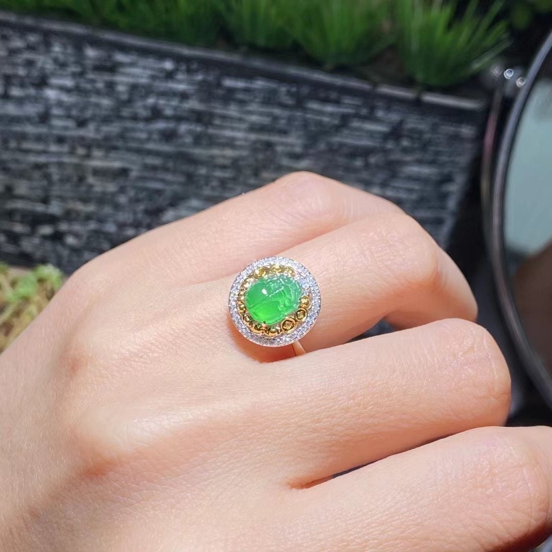 希少な翡翠リング 天然グリーンジェダイト 18K ゴールド 天然