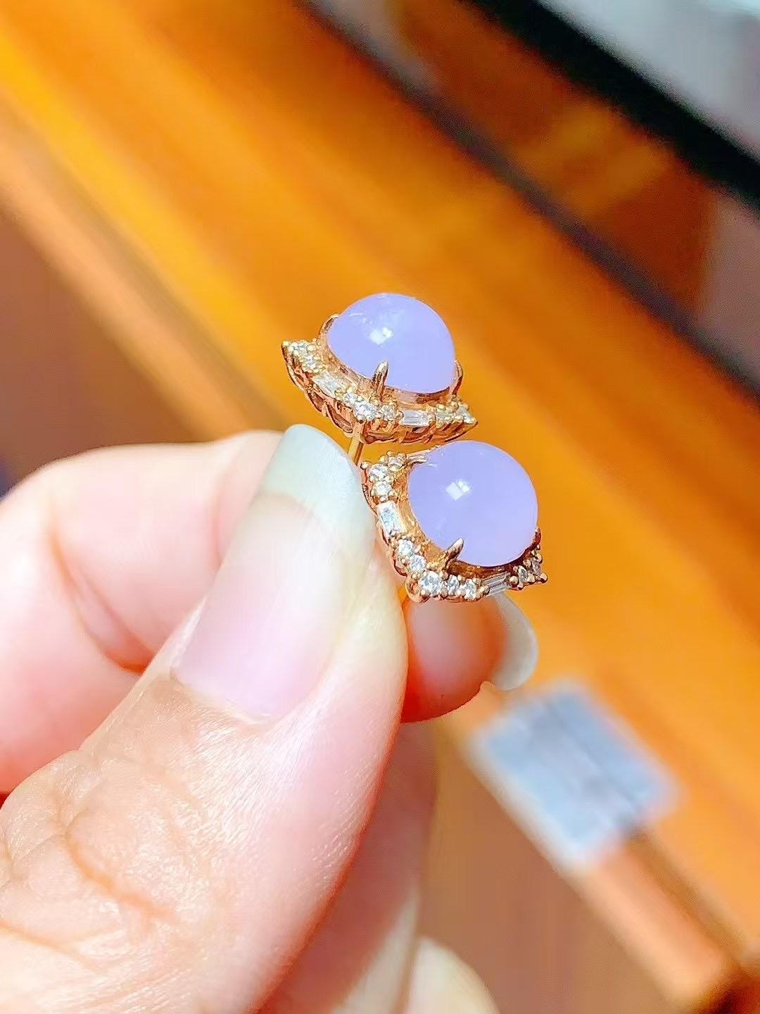 ラベンダー色の翡翠スタッドピアス｜18Kローズゴールドダイヤモンド