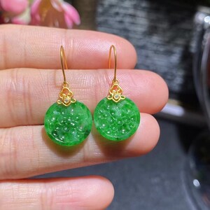 Green carved jade earrings natural vintage jadeite 18k yellow gold setting. with certificate
