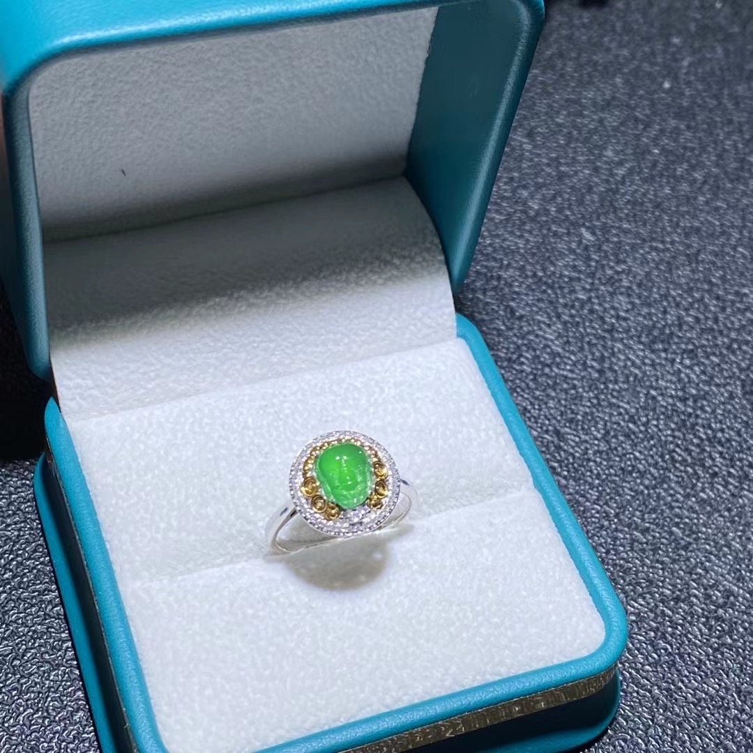 希少な翡翠リング 天然グリーンジェダイト 18K ゴールド 天然