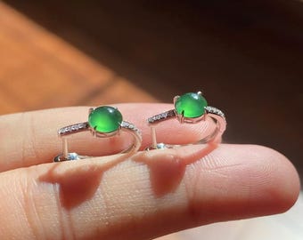Orecchini a cerchio in giada verde imperiale – Oro bianco 18 carati e diamanti