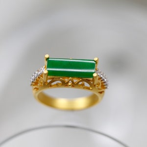 Jade ring 22K solid gold Beautiful Natural Diamonds green jadeite in 22K solid gold setting.