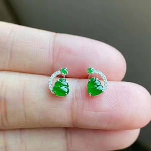 Jade earrings / natural type-A jadeite / green jade / with certificate
