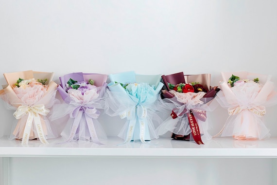 The Secret to Wrapping a Basic Bouquet so It Looks Beyond Lovely, Hunker