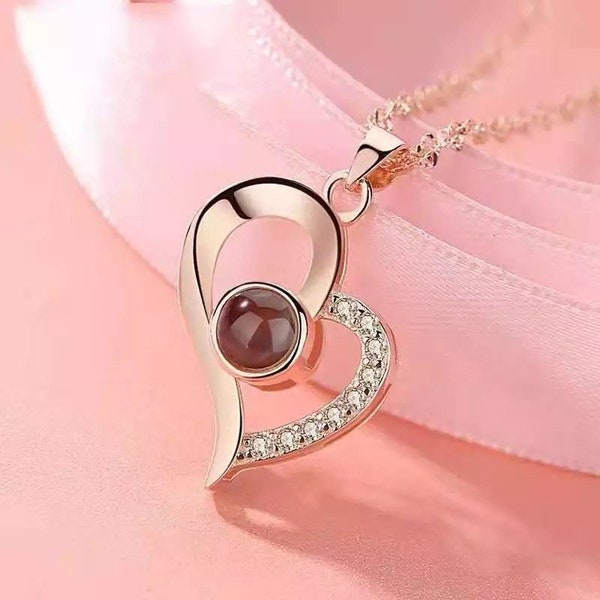 Je t'aime en 100 langues Projection forme d'amour collier pendentif pour mémoire de l'amour / cadeau pour elle / cadeau d'anniversaire / cadeau de Saint-Valentin