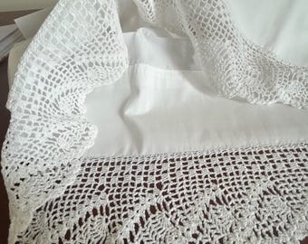 Premium white cotton PILLOWCASES 28X20.5 + 3" hand crochet lace border.  Made in USA c 1980. Pristine condition.