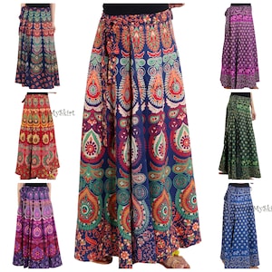 Pode incluir: Uma coleção de saias de envoltório coloridas com padrões intrincados de mandala. As saias são feitas de algodão e têm um fecho de nó. As saias estão disponíveis numa variedade de cores, incluindo azul, vermelho, verde, roxo e rosa.