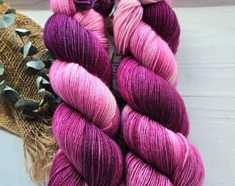 VIOLETT in LOVE hand-dyed 4 ply sock yarn