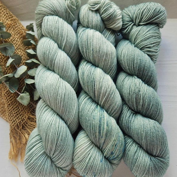 CHASSALLA set of hand-dyed skeins of a virgin wool (merino wool)/bamboo/PA blend