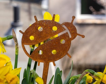 Ladybug plug flowers as garden decoration - dried flowers - patina - garden art - garden decoration - gift