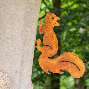 Patina squirrel – metal garden figure – rust decoration for garden & terrace