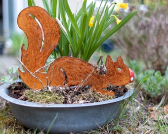 Squirrels as garden decoration - Easter - Gift - Rustic metal - Garden art - Garden ornament - Gift idea for him and her