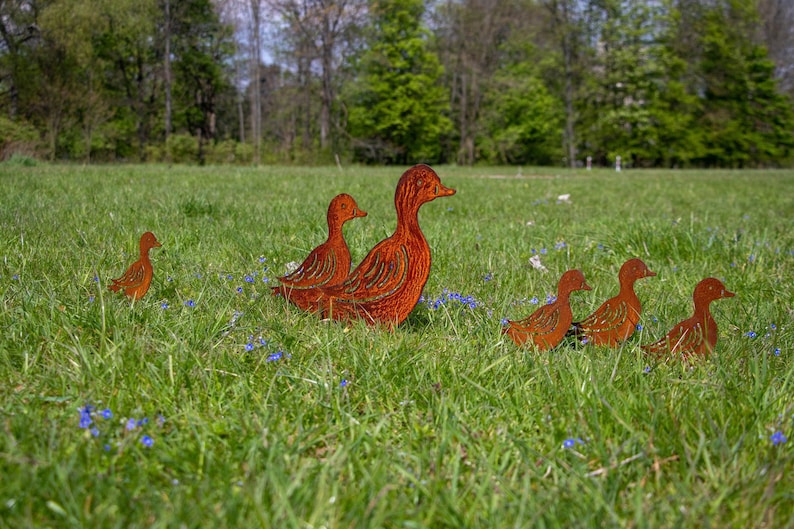 Enten als Gartendeko Edelrost Gartenkunst Muttertag Gartenschmuck Geschenk Idee ER und SIE klein, mittel, groß oder als Familie Bild 1