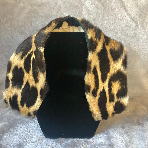 Vintage leopard print fur collar. Black. Leopard print fur. Costumes, formal, styling, photography, vintage, weddings, etc..