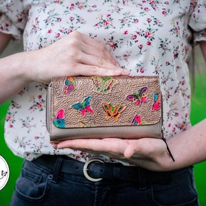 Cartera de cuero de mariposa hecha a mano / Boho / Cartera de mujer / Clutch de mujer / Regalos para ella / Artesano / Comercio Justo / Colombia