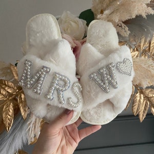 Mrs Pearls Fluffy Slippers| Bridal Fluffy Cross Pearls slippers| Bride Gift, Bridal Party Gift|  HenParty Gift| Custom Slippers-patches