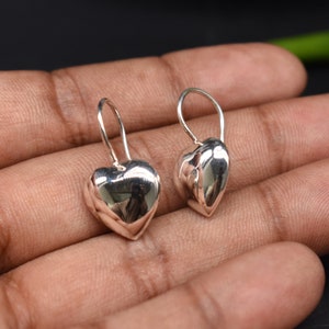 925 Sterling Silber Puffy Herz baumeln Tropfen Ohrringe, 18k Gold gefüllt geschwollene Herz Ohrringe, klobige leichte Herz Ohrringe, Geschenk für sie