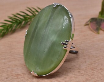 Bague Argent 925 Avec Pierre Verte Ovale - Poids 4,52g - Taille Environ 22 (CT) - Occasion