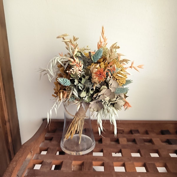 Bouquet of dried and preserved flowers. wedding bouquet. Preserved bouquet. Dried flowers. Wedding. Decor