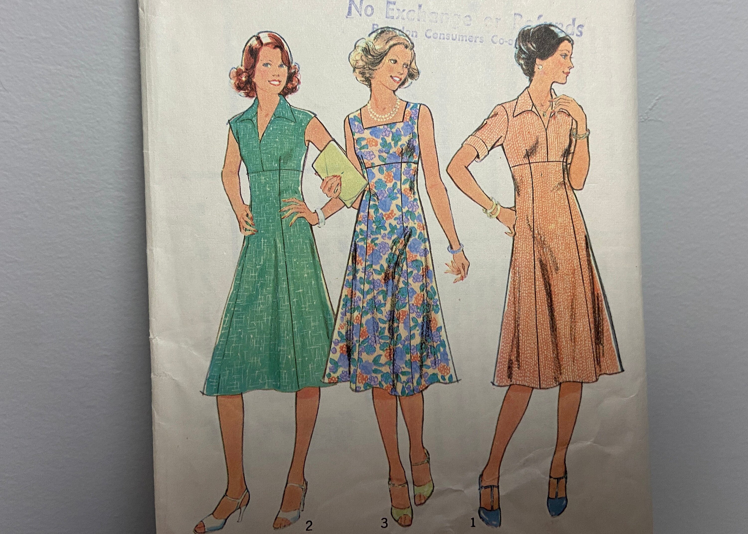 1970s vintage sewing pattern summer party midi dress. Day dress, sleeveless, cap sleeve. Style pattern 2246