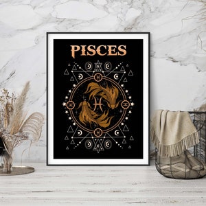 Puede incluir: Un p&oacute;ster negro y dorado con la palabra "Pisces" en una fuente estilizada. El p&oacute;ster presenta un dise&ntilde;o geom&eacute;trico con un par de peces en el centro.