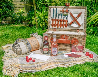 Luxe Wicker Picnic Hug Hamper. Perfect for Couples, Wedding Gift, House-Warming. Includes Blanket, Drinks +More