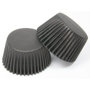 Estuches de cupcakes- Negro. ¡Estuches de pasteles de alta calidad que no se desvanecen ni se adhieren a los pasteles!