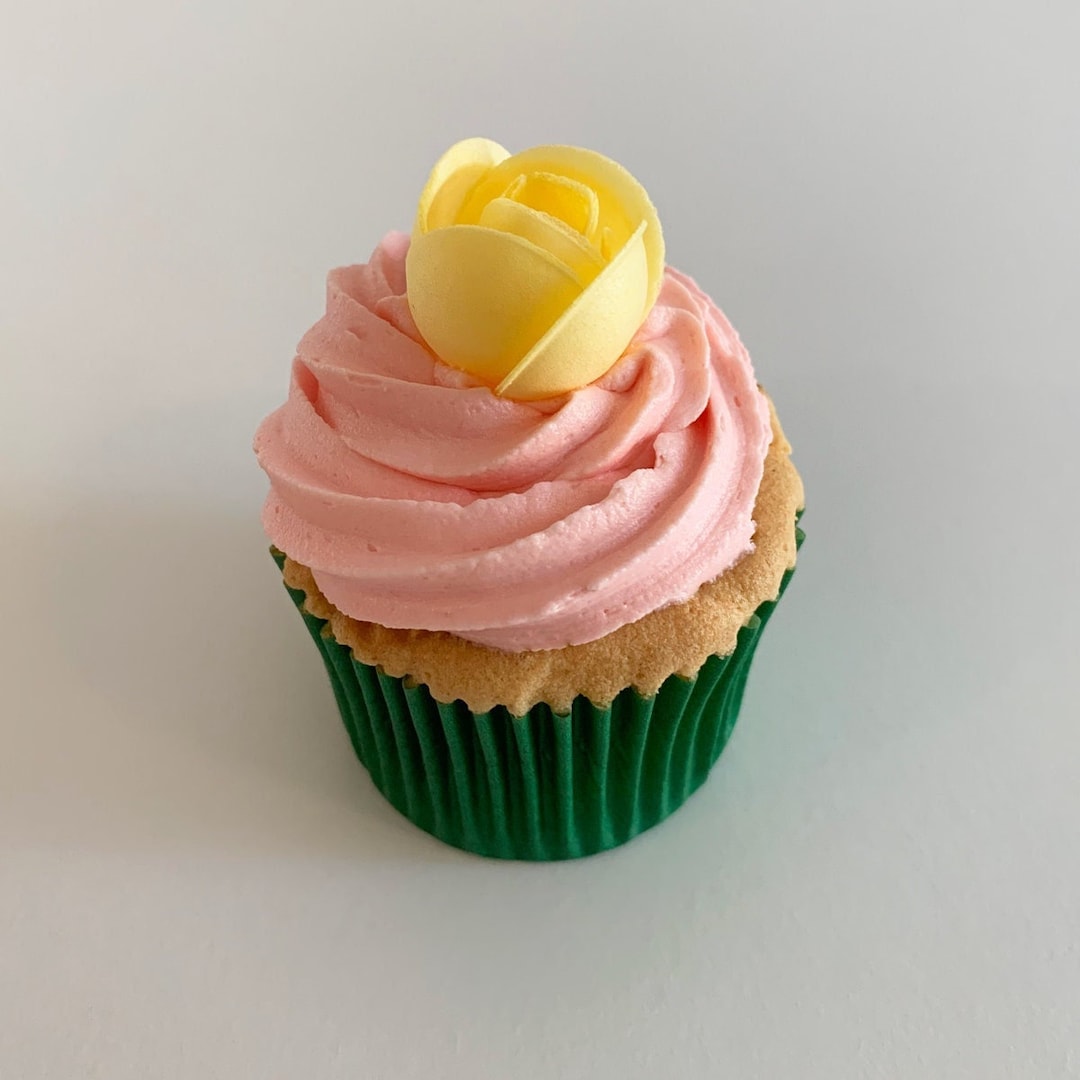 Yellow Edible Wafer 3D Roses- Made in the UK! - Etsy