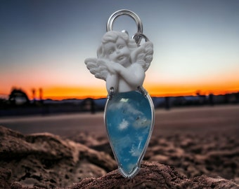 Nathanaël pendant necklace made with a doubled feather agate. Angel theme
