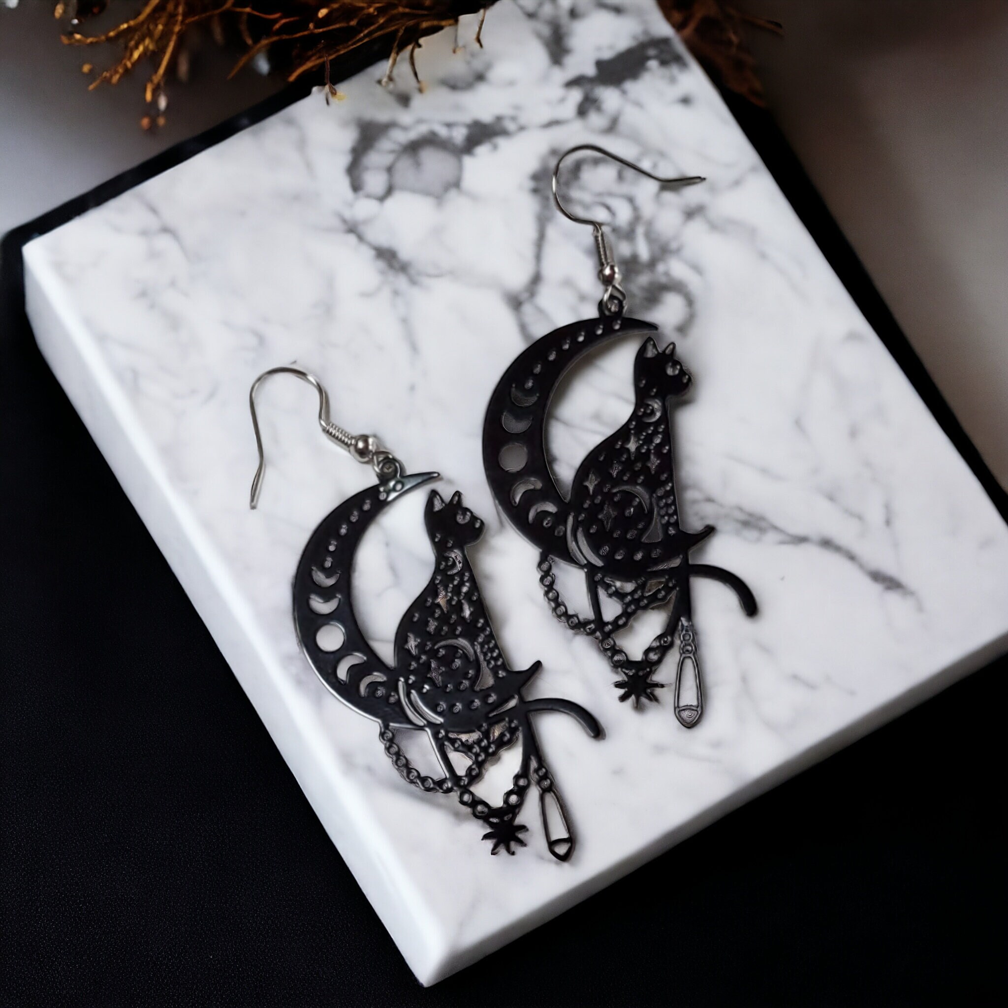 Boucles D'oreille Dépareillées Créatives : Lune & Chat (5cm & 3cm) - Neuf Avec étiquettes
