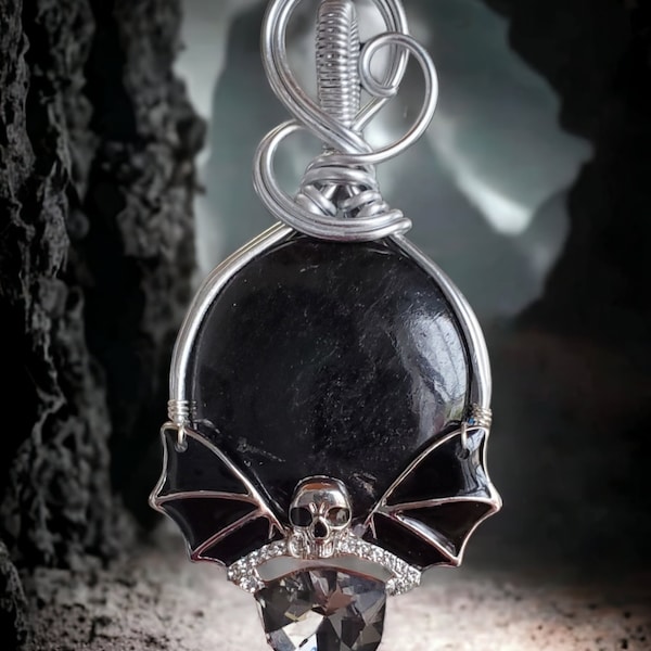 Le collier pendentif Magnus réalisé avec tourmaline noire