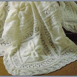 Breipatroon Traditionele babysjaal of ledikantdeken in DK Kant- en bladpatroon, alleen in het ENGELS