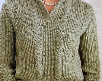 Strickanleitung Damen-Pullover Vinatge mit Zopfmuster und Kragen in DK Garngröße 32-38 zum herunterladbaren pdf, nur in ENGLISCH erhältlich