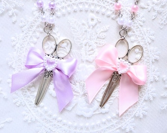 Menhera Mini Scissors Necklaces Available in Pastel Pink and Purple | Jirai Kei, Jfashion, Yami Kawaii