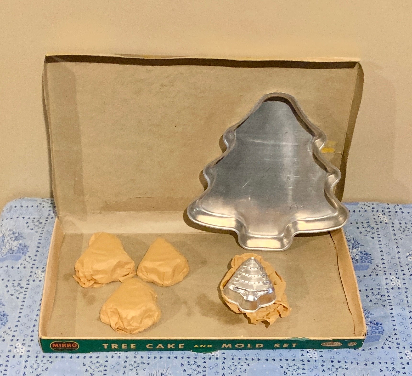 Midcentury Mirro Tree Cake and Mold Set Holiday Goodies Etsy