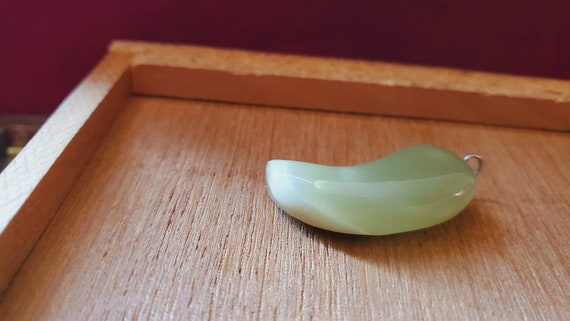 Vintage Hand Carved Jade Horn Pendant - image 4