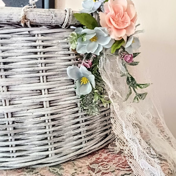 White basket, round basket, embellished, storage basket, blankets, throws, magazines, books, shabby n chic, cottage, large round basket