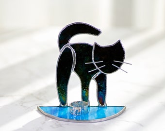 Kattstående solfångare i målat glas för katt, kattprydnad, kattfönsterhängande, kattringhållare, svart, vit, grå, brun, kattminnesgåva