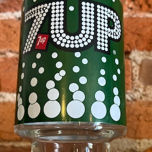 Vaso de refresco de 7" de alto con publicidad vintage de 7 Up the Uncola