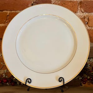 Vintage Sonnet 10" Dinner Plate | Gold Trim Classic China | Collectible Elegant Tableware