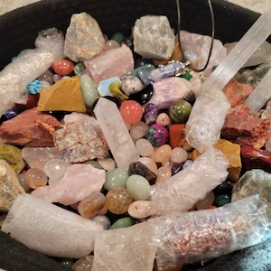 Generous Crystal Confetti Scoop, Mystery Crystal Bag, Mix Lucky Dip, Lucky Scoop, Raw Crystals, Tumbled Crystals, Crystal Gift, Crystal