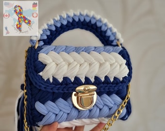 Borsa blu e bianca, borsa da donna a mano, borsa colorata all'uncinetto, fatta a mano, borsa di lusso, borsa a maglia a mano, borsa a tracolla, borsa di filato, regalo di Natale