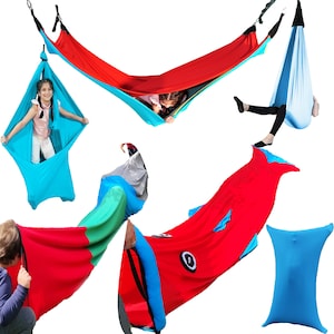 Pu&ograve; includere: Un set di cinque amache in tessuto colorate, tra cui un'amaca blu, rossa e verde, un'amaca rossa e blu e un'amaca blu. Le amache sono realizzate in tessuto morbido ed elastico e sono perfette per rilassarsi e godersi l'aria aperta.